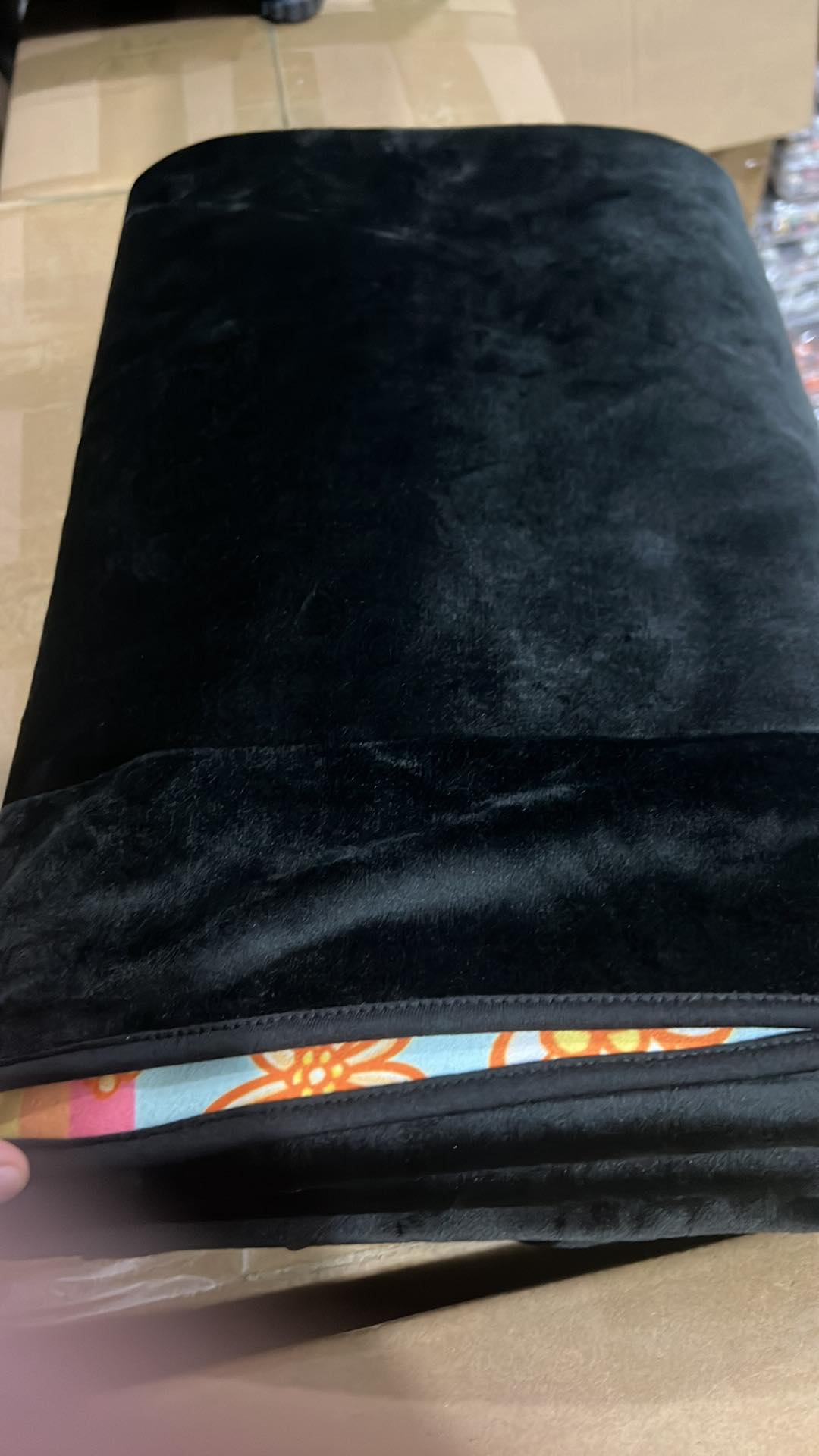 FLOATIN FUN - SOFT BLACK FLEECE THROWS 10 - PREORDER CLOSING 5/4