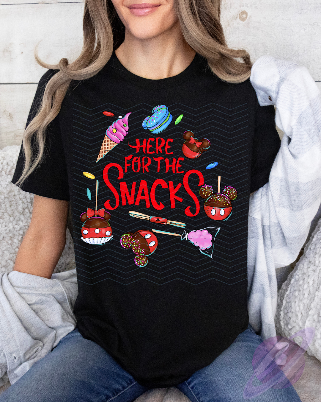 SNACKS TEE