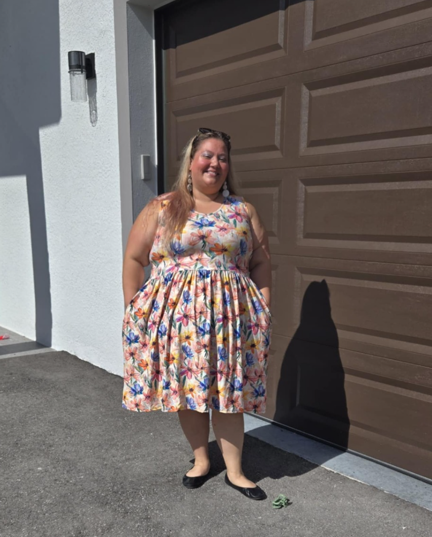 VINTAGE ROSE-POCKET DRESS PREORDER-CLOSING 3/16